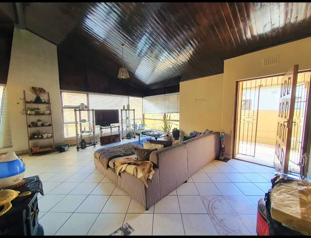 4 BEDROOM HOUSE FOR SALE IN TOWNSEND ESTATE